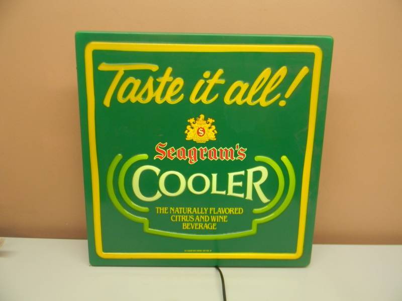 lot 46 image: SEAGRAMS COOLER LIGHTED SIGN - WORKS - SEE PICTURES
