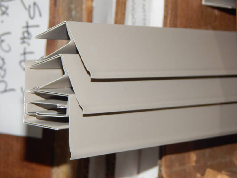 lot 40 image: Norwegian Wood reversible F channel soffit starter