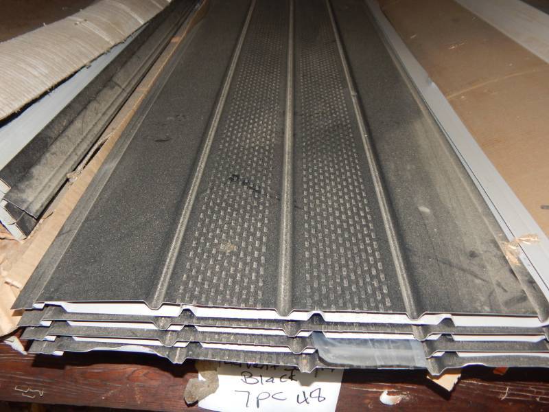 lot 48 image: Black center vent soffit