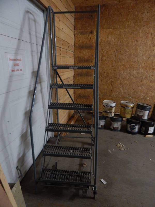 lot 83 image: Rolling Ladder