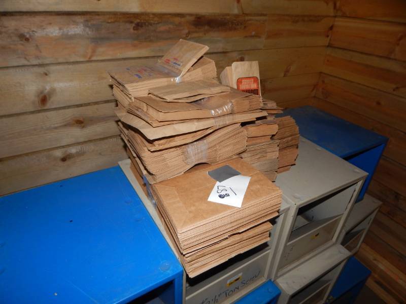 lot 87 image: 1 Lot of paper bags