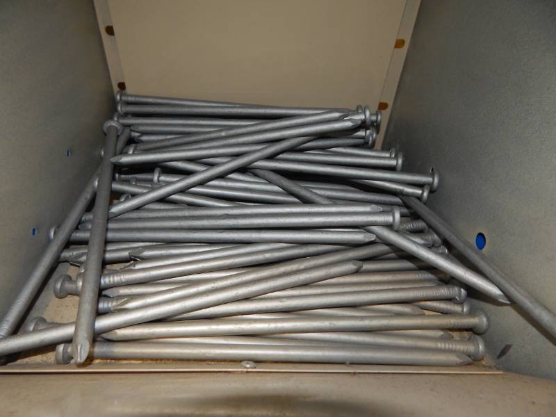 lot 97 image: 38 X 10 Galvanized spikes