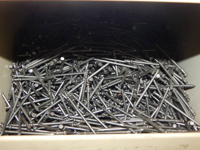 lot 102 image: 16d Duplex hand nails