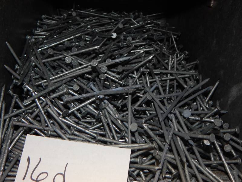 lot 130 image: 16d Galvanized Box Nails