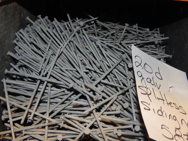 lot 132 image: 20d Galvanized Splitless Siding Nails