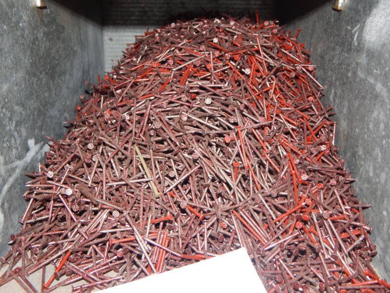 lot 134 image: 4d cement coated sinker nails