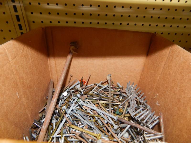 lot 137 image: 1 Lot of Miscellanous Nails