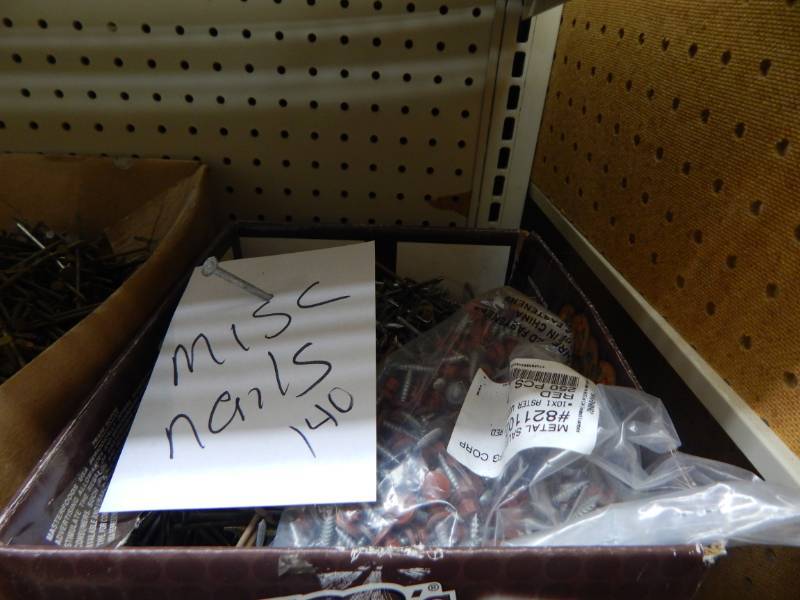 lot 140 image: 1 Lot of Miscellanous Nails