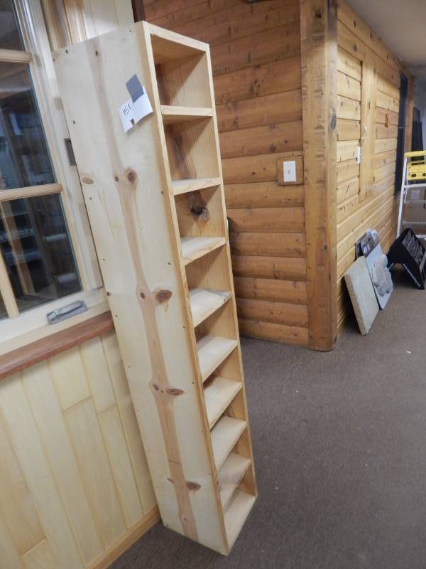 lot 151 image: Wooden Display or Storage Bin