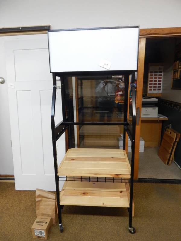 lot 163 image: Rolling Display Rack