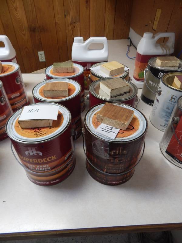 lot 169 image: 1 Lot of stains and wood brightener