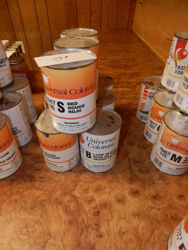 lot 176 image: 1 Lot of solid color paints