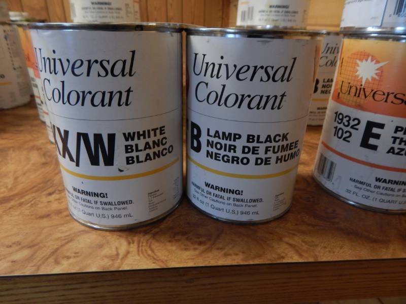 lot 177 image: 1 Lot of solid color paints