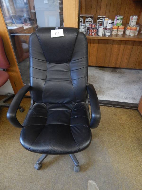 lot 191 image: Executive office chair