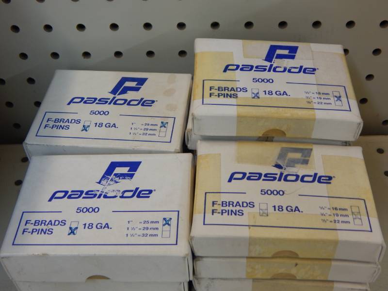 lot 209 image: Paslode 18 gauge F Pins