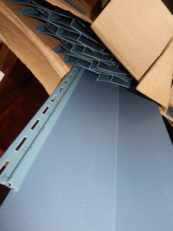 lot 223 image: Certainteed Monogram Vinyl Siding Blue