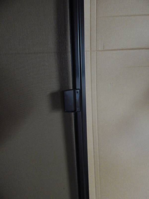 lot 264 image: One Lot of screens