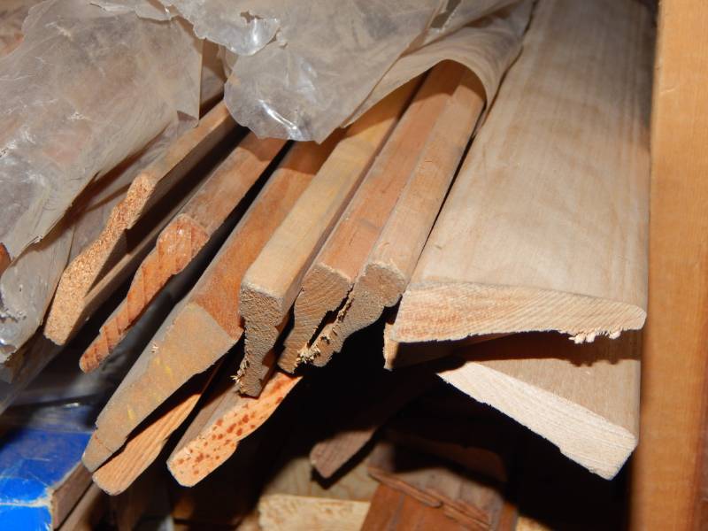lot 283 image: Lot of Oak Casing