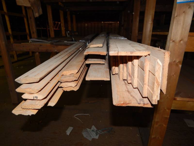 lot 285 image: Lot of Oak Casing