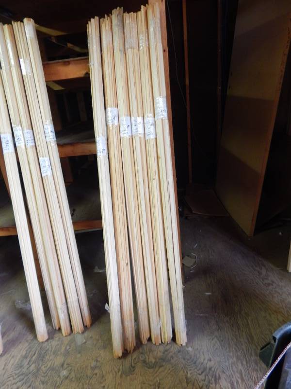lot 293 image: Lot of Pine Screen Mold
