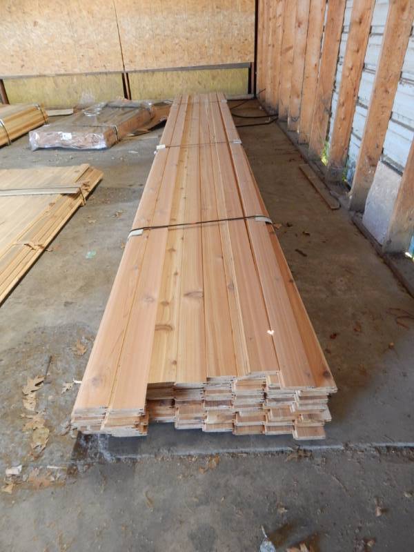 lot 318 image: 1 x 5 Cedar Tongue & Groove Paneling