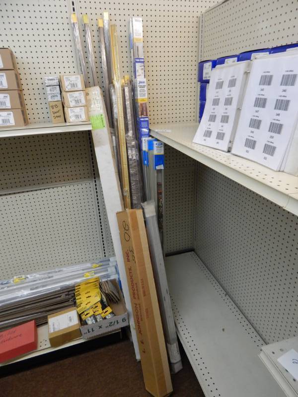 lot 349 image: 1 Lot of Bifold and Bipass Door hardware