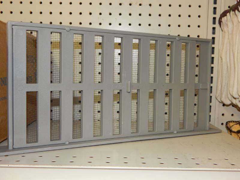lot 426 image: Lot of foundation vents