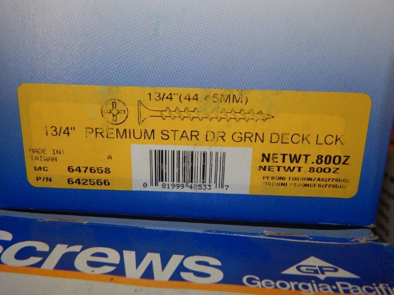 lot 405 image: 1-34 torx head construction screws