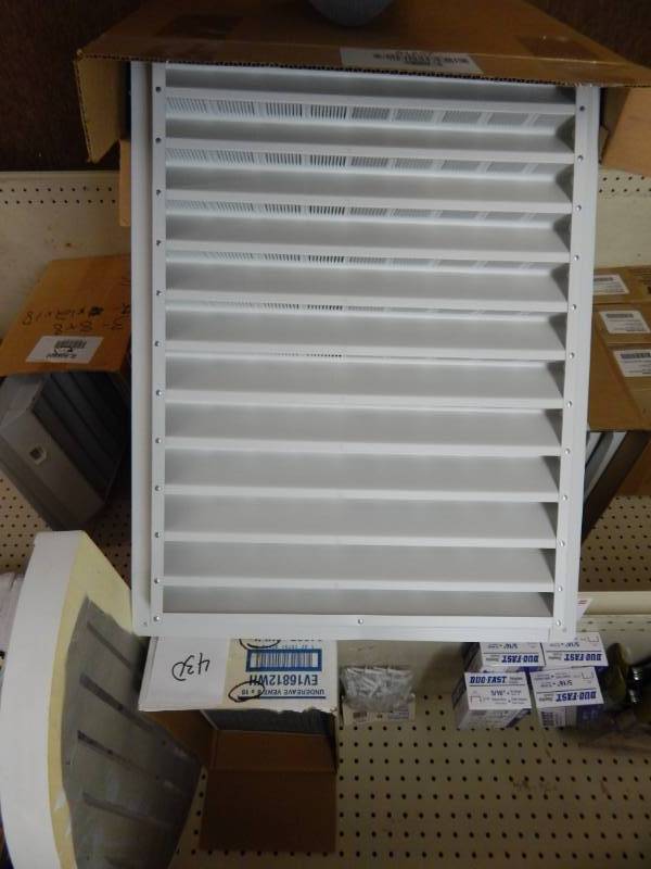 lot 433 image: 18 x 24 White vents