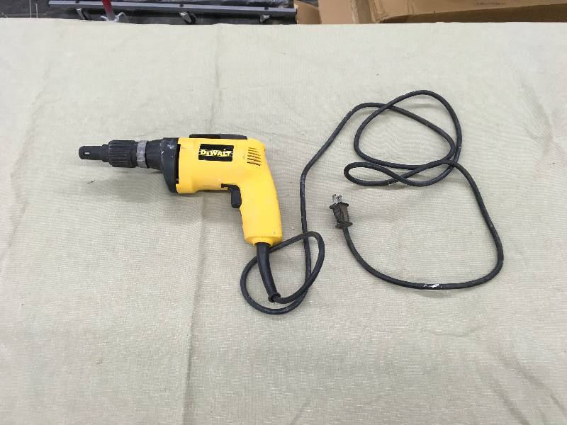 lot 89 image: DeWalt DW254 VSR Deck Screwdriver