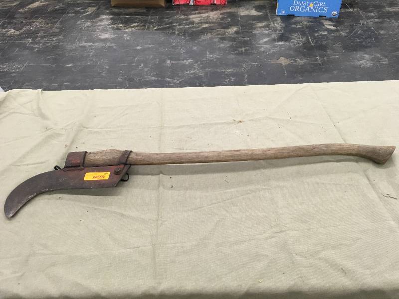 lot 107 image: Vintage Outdoor Tool