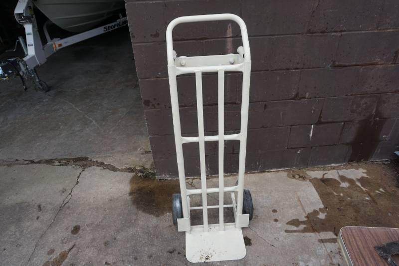 lot 8 image: FurnitureAppliance Moving Dolly