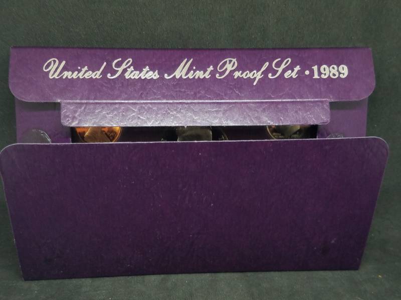lot 108 image: 1989 Proof Set