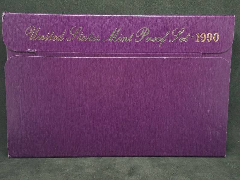 lot 110 image: 1990 Proof Set