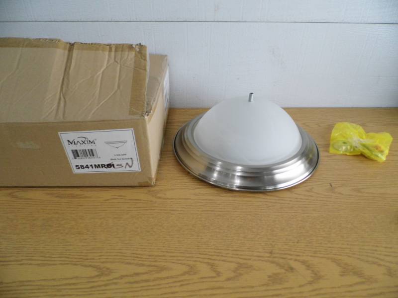 lot 5 image: New Light Fixture
