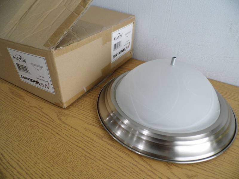 lot 7 image: New Light Fixture