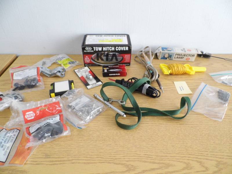 lot 11 image: KIA Hitch Cover - Tools - Hardware