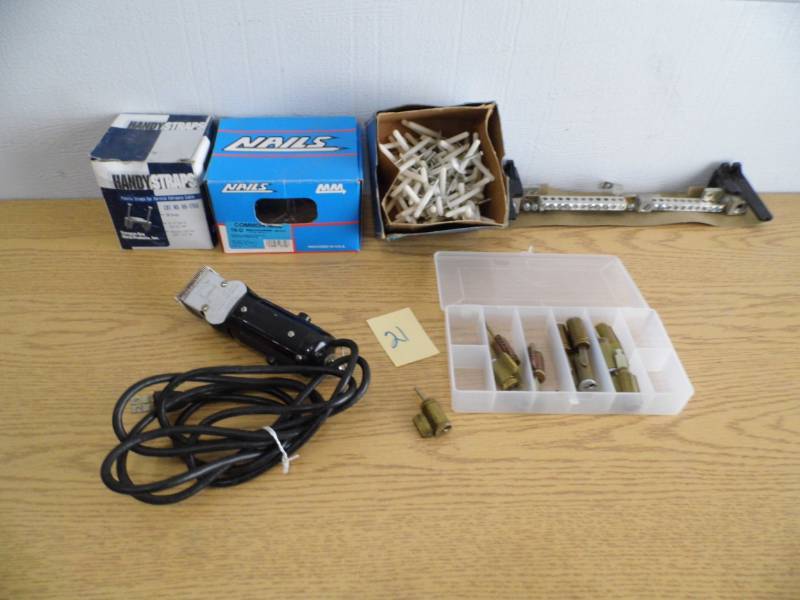 lot 21 image: Nails - Locks - Clippers
