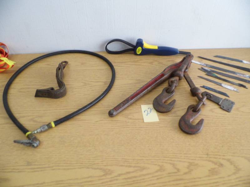 lot 22 image: Chain Bimnder - Blades