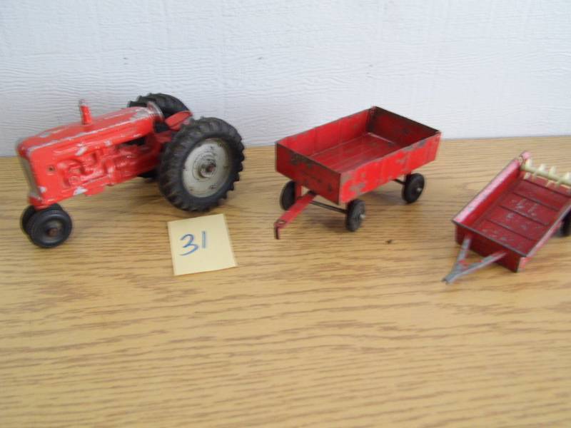 lot 31 image: Tractor - 2 Impliments