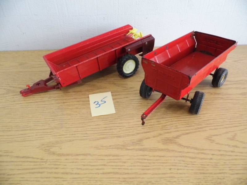 lot 35 image: Lot of 2 Ertl Farm Impliments