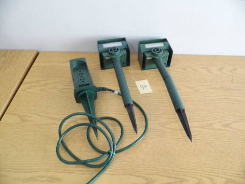 lot 36 image: Ultrasonic Animal Repellers - Power Stake