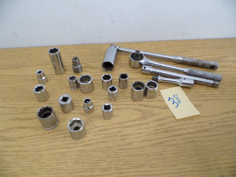 lot 38 image: Socket Set