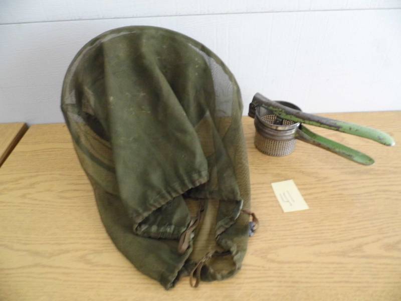 lot 41 image: Bug Net Hat - Ricer