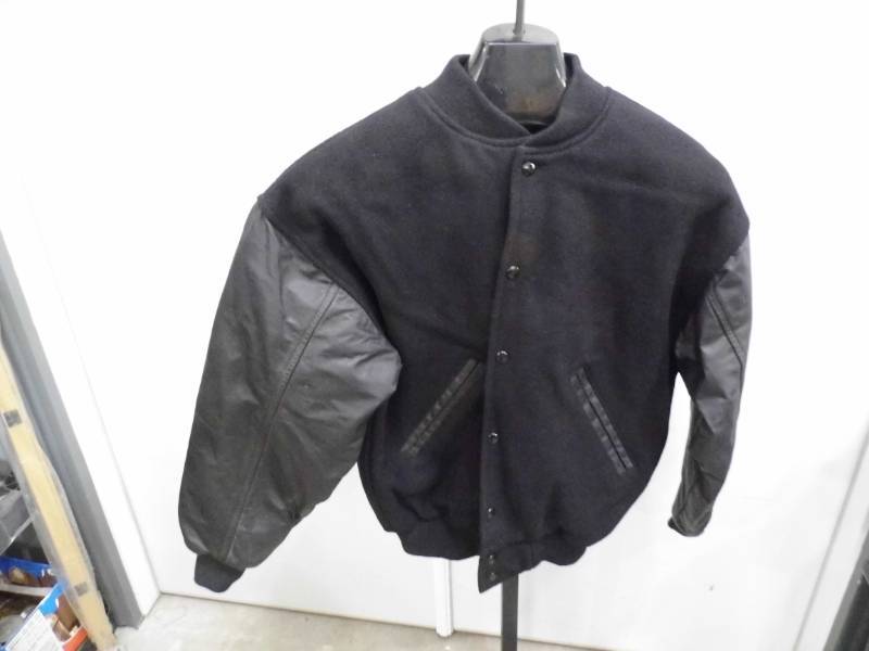 lot 49 image: Henderson Four Cycle Jacket