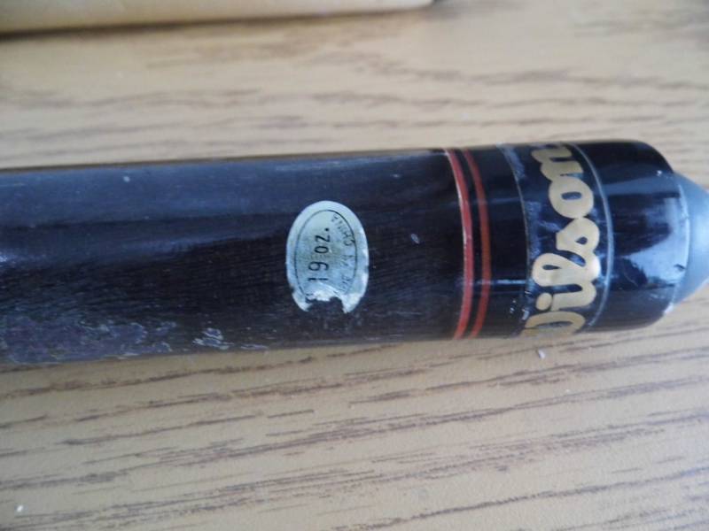 lot 52 image: Lot of 2 Pool Cues w Chalk