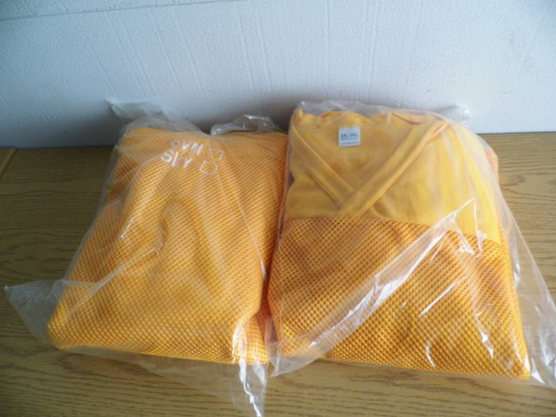 lot 62 image: Lot of 12 Practice Jerseys