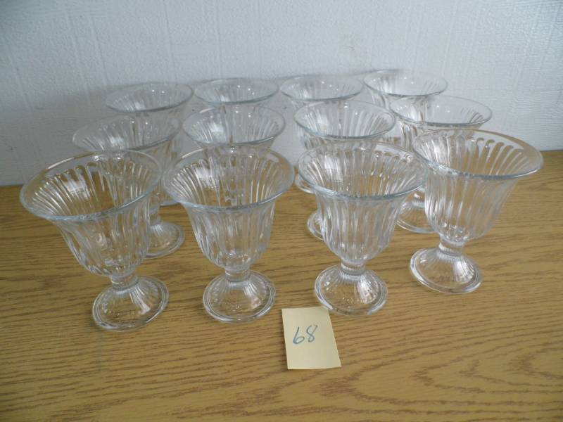 lot 68 image: Lot of 12 Ice Cream Dishes