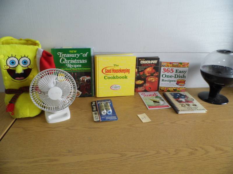 lot 69 image: Cookbooks - Fan