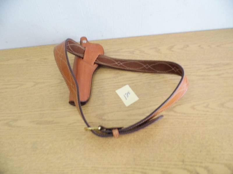 lot 120 image: Holster w Belt